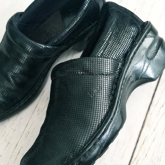 B.O.C. Born Concepts Leather Clogs Shoes - Picture 1 of 8